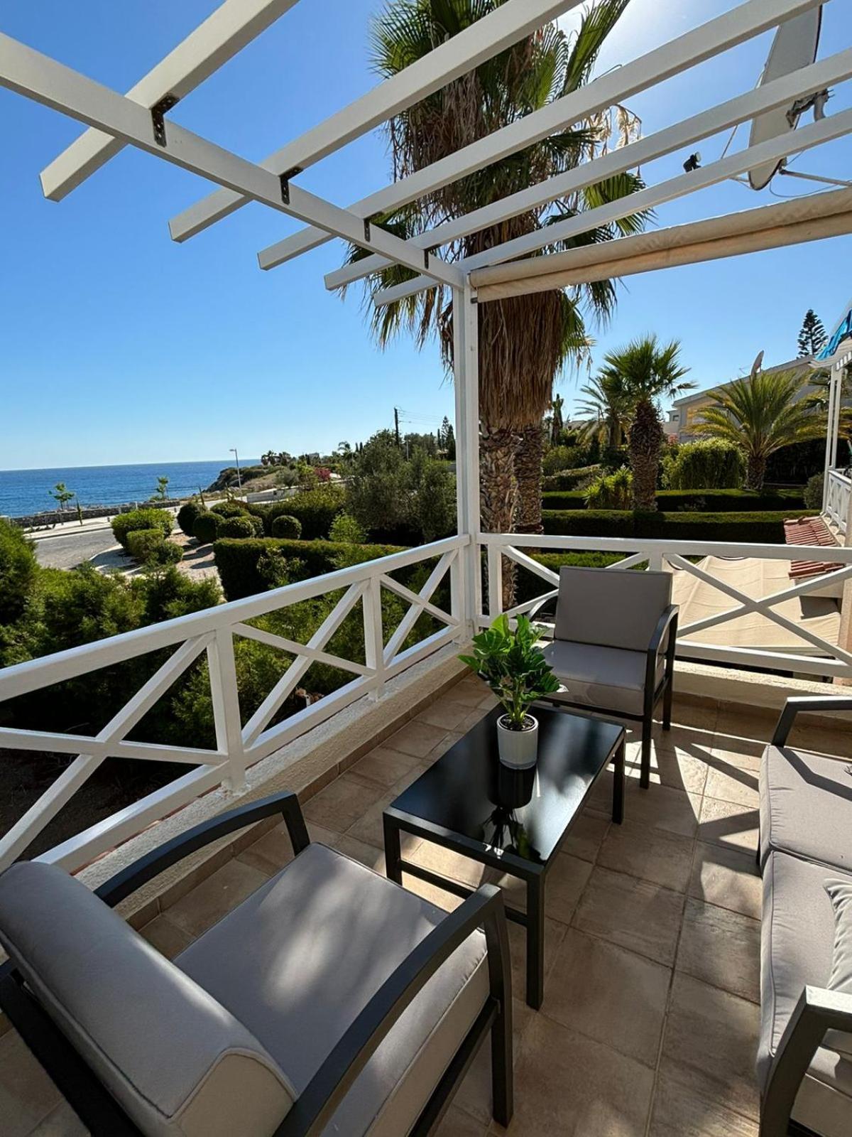 Horizon Bliss At Coral Bay Apartment Peyia Exterior foto